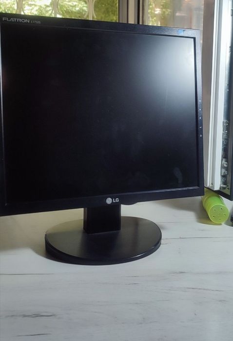 Монитор от LG FLATRON