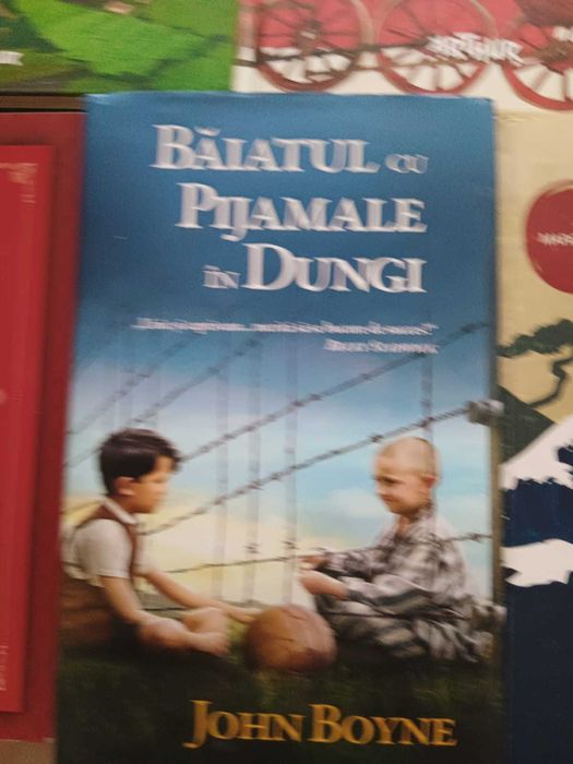 Vând cărți și colecții de cărți