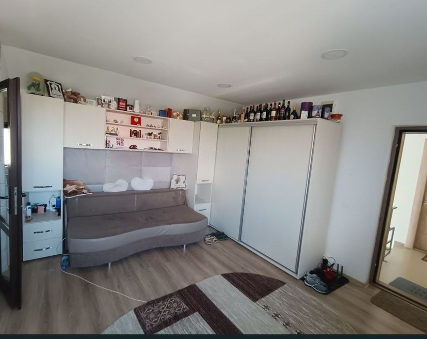 Garsoniera de vânzare