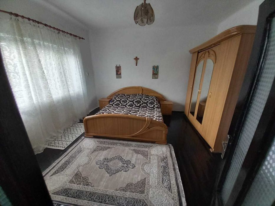 Inchiriez casa in jud Arad