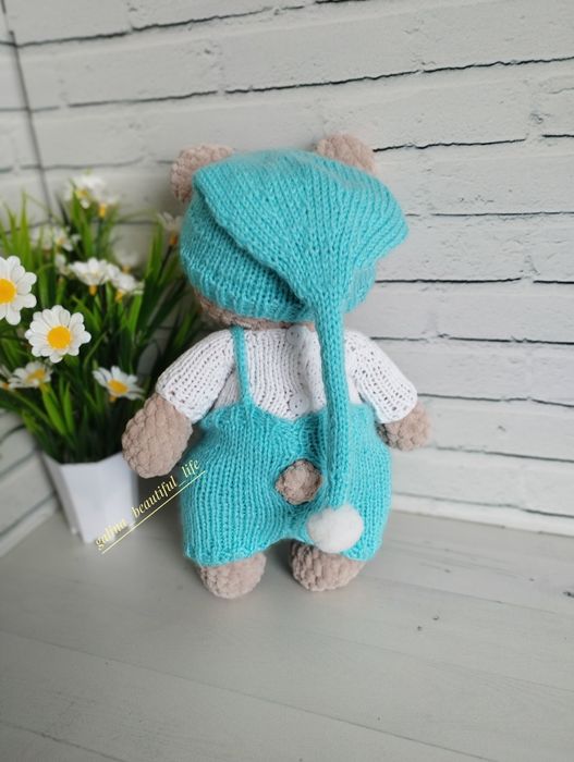 Мягкие вязаные игрушки.