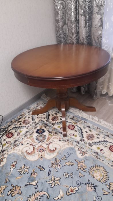 Стол круглый,дубовый