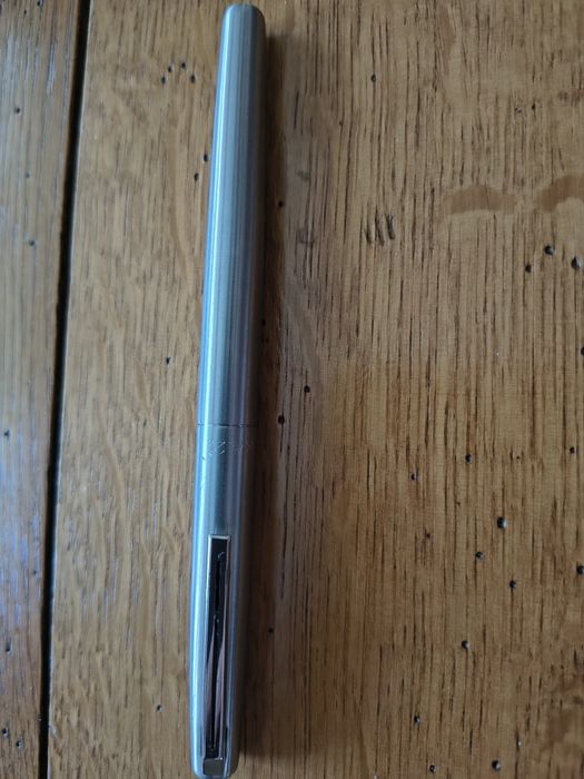 Stilouri Waterman, Pilot cu rezerva inclusa, Made in China 220 cu pompita