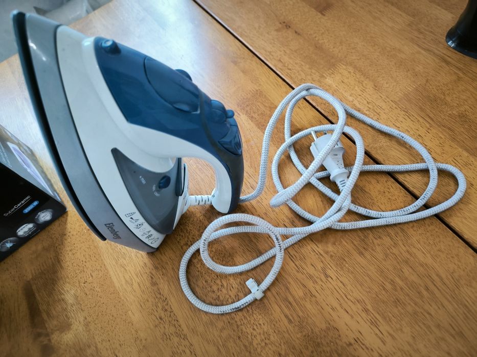 Утюг vitek продаётся