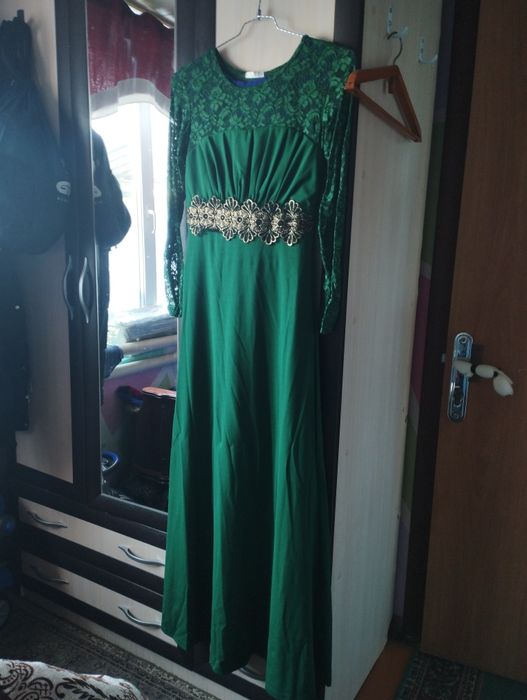 Платье длинное изумруд