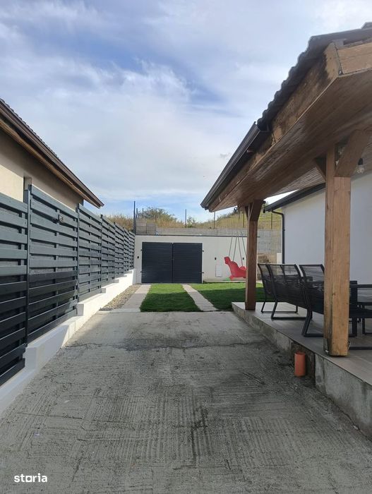 Casa individuala pe un nivel + garaj in Sannicoara