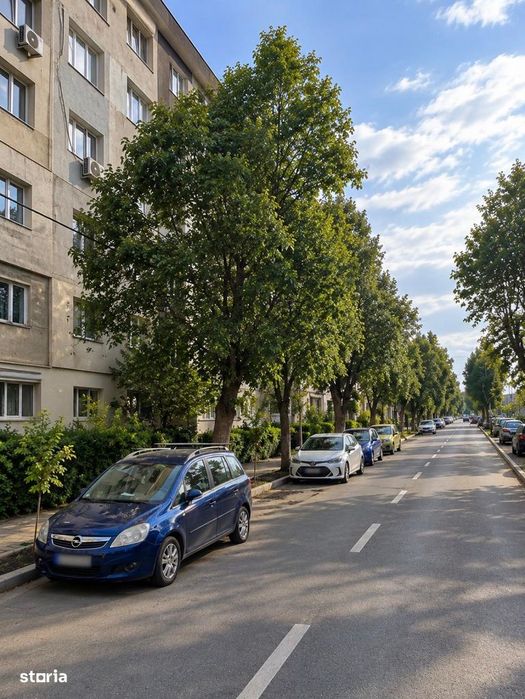 Apartament decpmandat . zona Paucrari /Canta