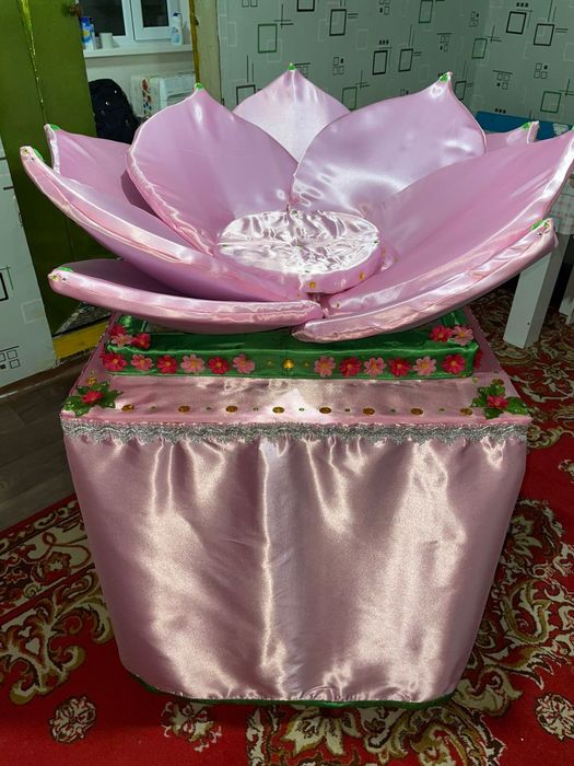 Лотус гүлі 1 жасқа тегин емес