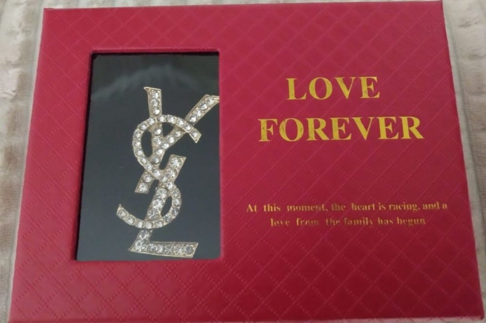 Broșă pentru femei