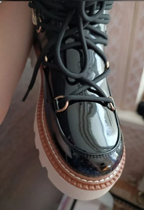 Продам зимние ботинки