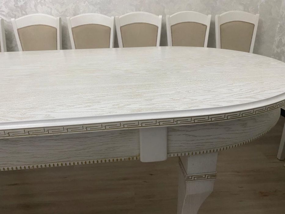 Продается стол,со стульями по очень шикарной цене