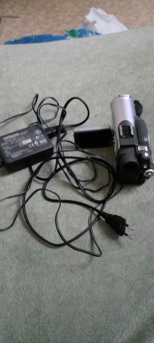 Продам видеокамеру хитачи