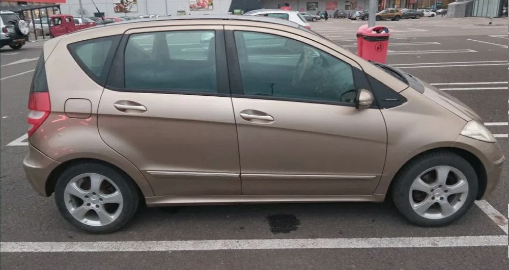 Masina Mercedes clasa a 1.5