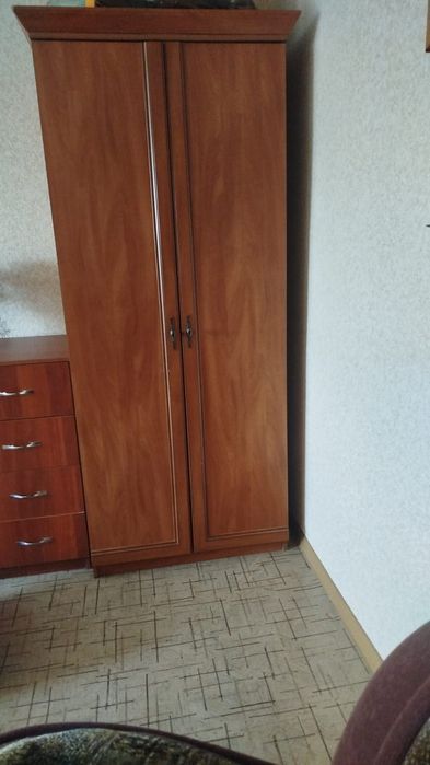 Продается сервант и шкаф