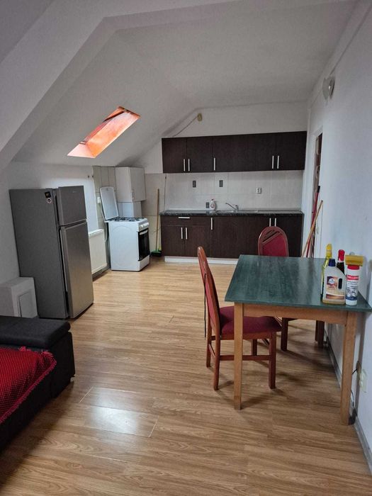 Inchiriez apartament cu 2 camere, Brasov, zona centrala
