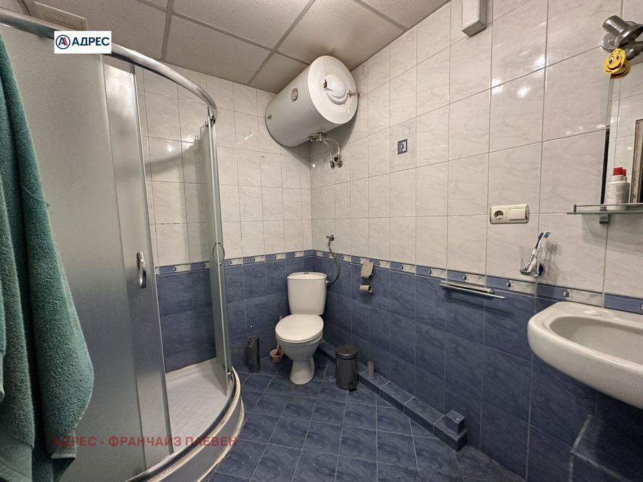 Продава се Тристаен апартамент в Плевен, Идеален център - 95 кв.м за 1685 €/кв.м - Снимка #4