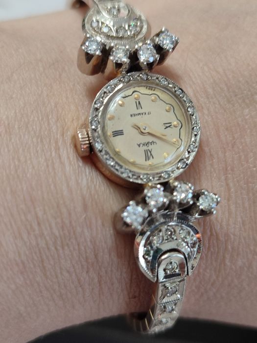 Золотые часы с бриллиантами. Бриллианты Якутские.