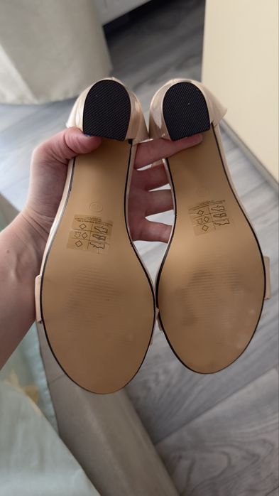 Sandale dama cu toc, elegante, crem