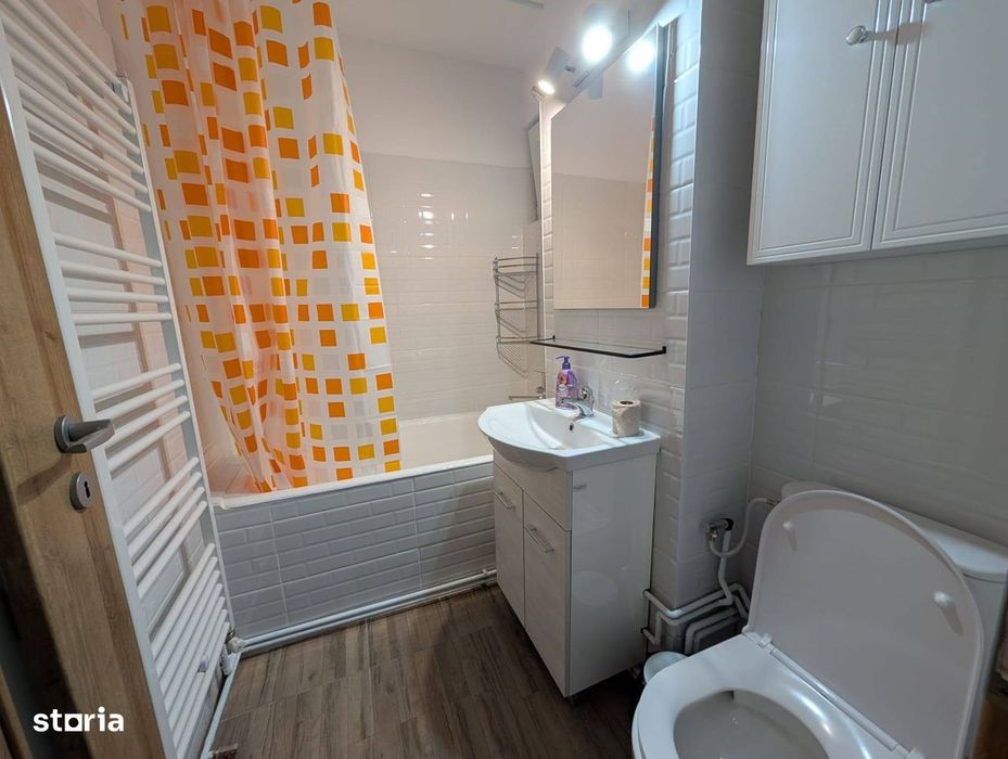 Prima inchiriere! Apartament renovat de 3 camere, COPOU-UAIC