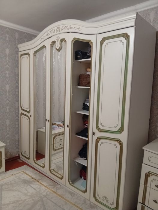 Спальный гарнитур