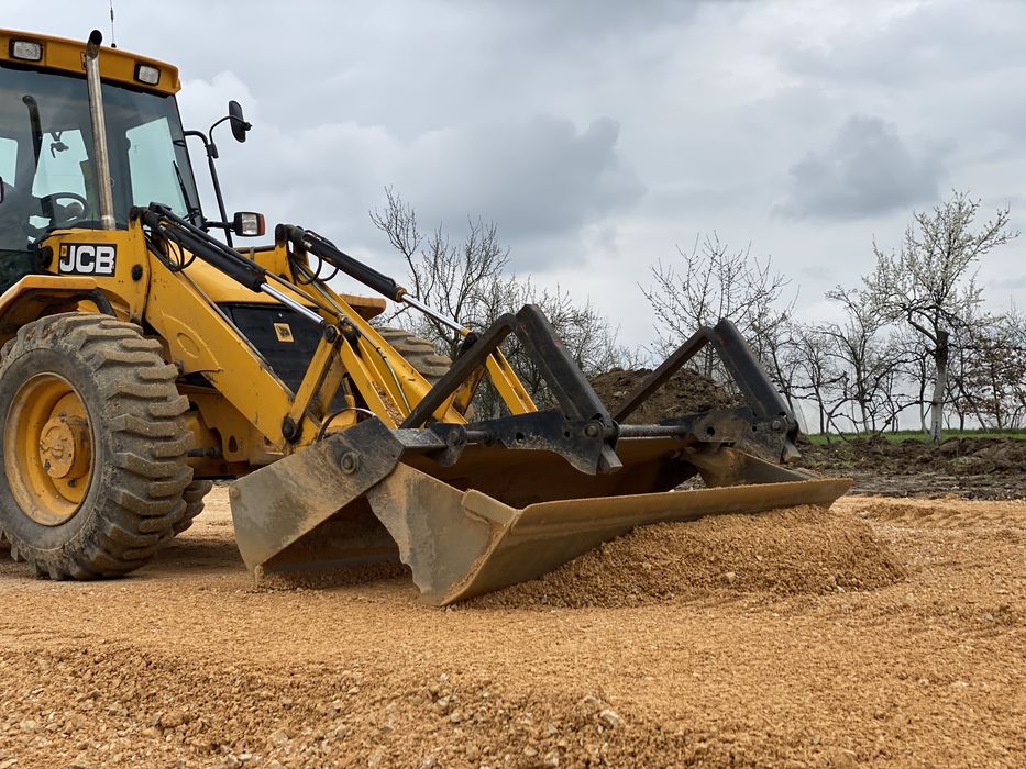 Buldoexcavator de inchiriat !