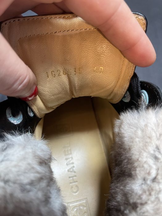 Bascheti / Ghete / adidasi Chanel originali 40 blana piele