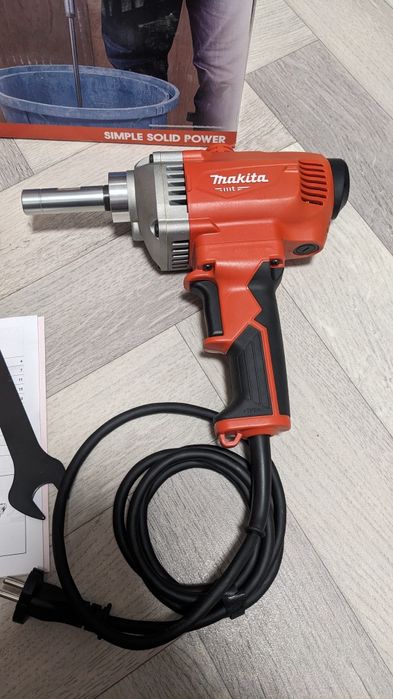 Makita M6600 миксер