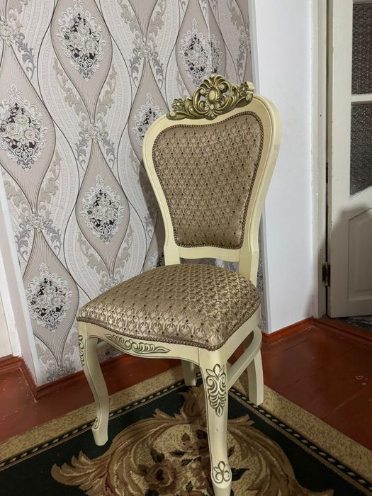 Продаються качественные стулья!