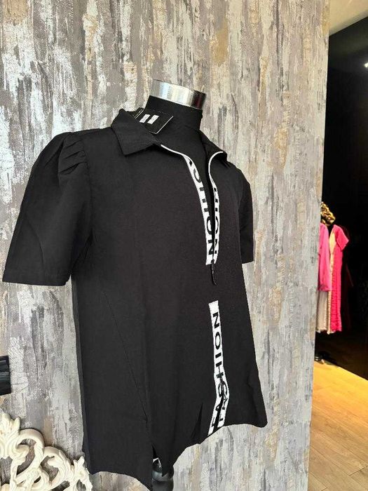 Camasa asimetrica cu maneci bufante NOUA - marime M-L