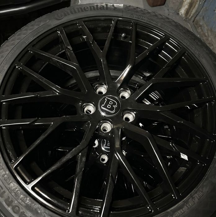 Диски R19 с шинами 255/40/19 Continental