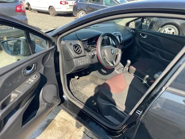 Dezmembrez Renault Clio 4 2015 1.2 benzina