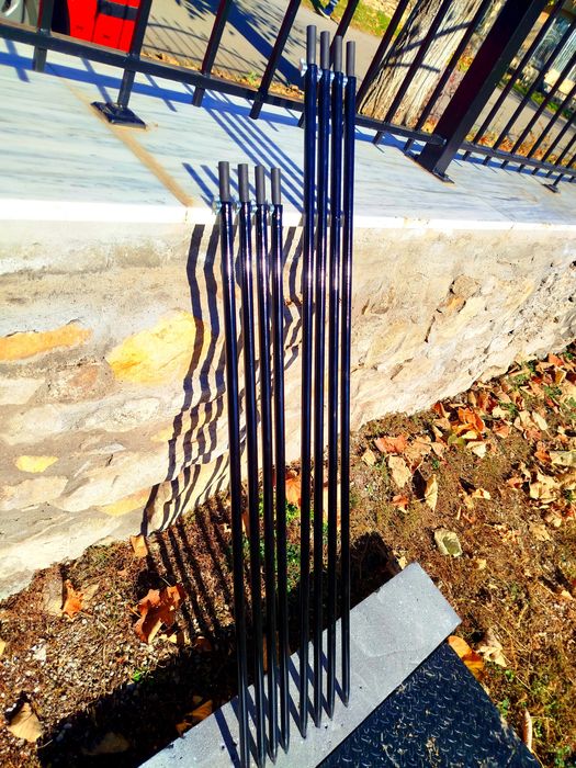 Метални колчета за риболов.