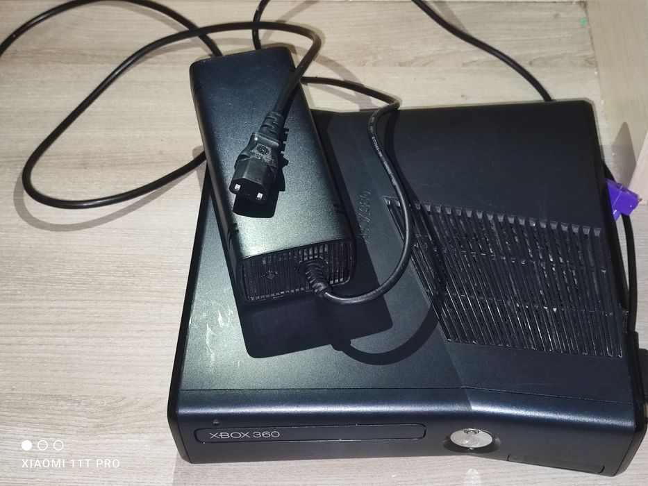Xbox 360 Slim 250GB