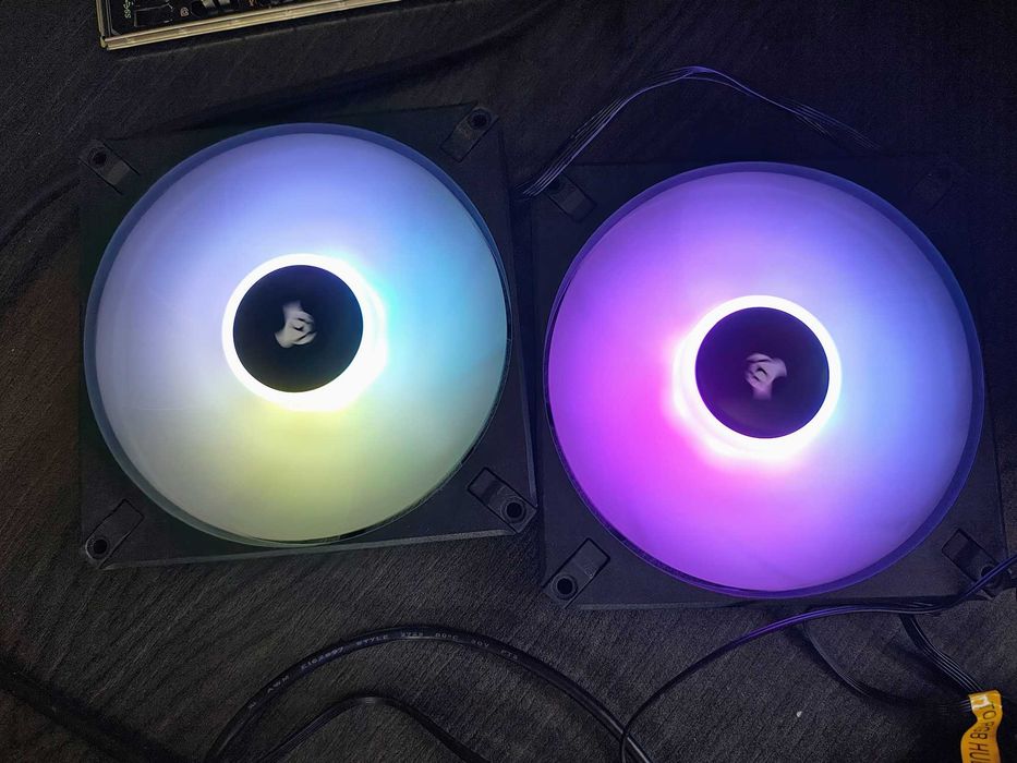 2 x Cooler, ventilator Corsair AF140 Elite RGB, PWM, 140mm