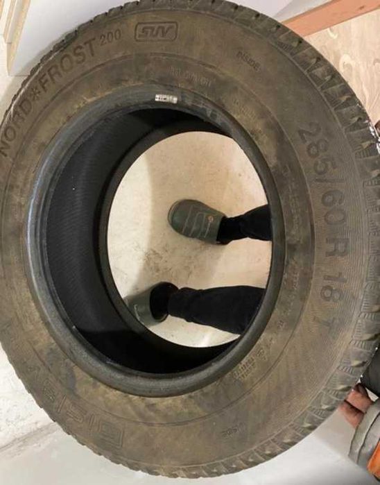 Продам зимние шины 285/60R18