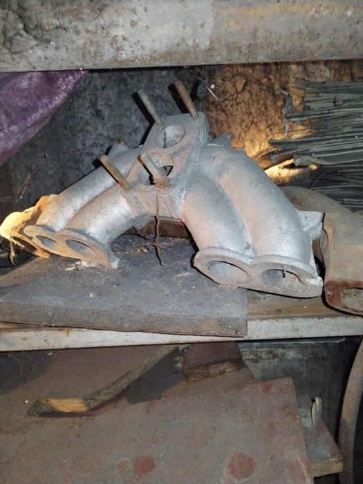 Продам впускной коллектор.