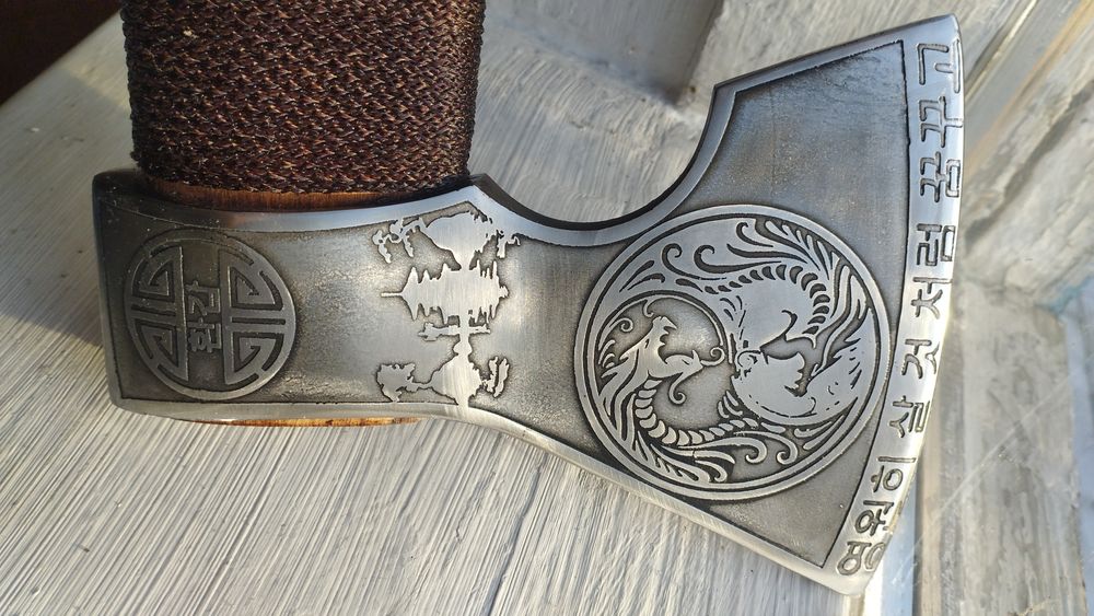 Топоры ручной работы.