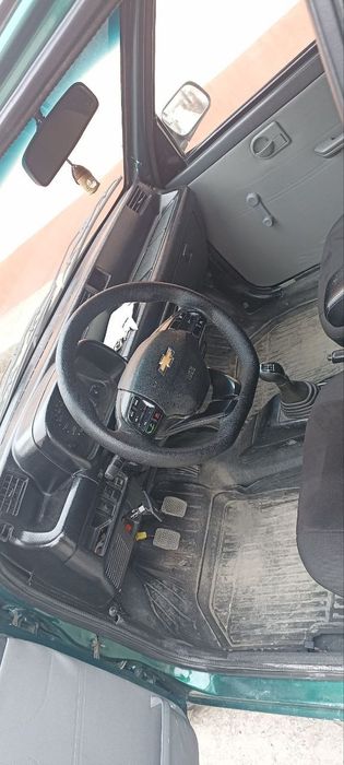 1996 yil 
benzinda 
navarotlari bor 
multimediya rul 
chihol zoʻrid