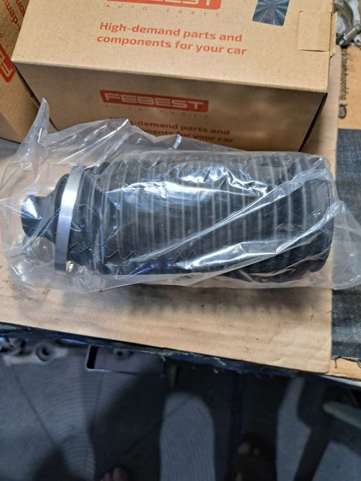 Запчасти автомобиль.