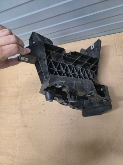 Suport trager stanga Mercedes GLE W167 gls x166 c167 cod A1676206601