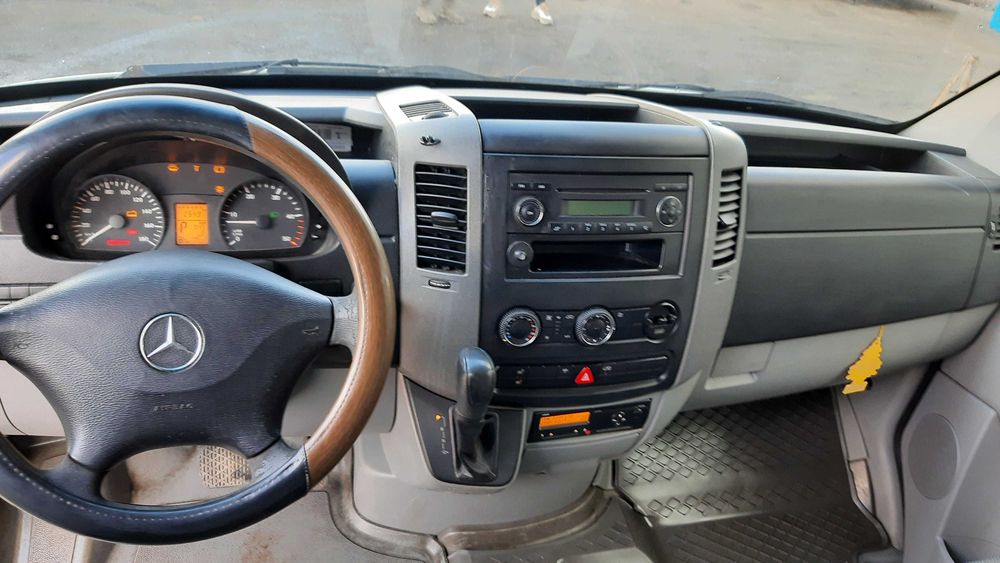 Dezmembrez Mercedes Sprinter w906 3.0 v6 Automat OM642 Far Xenon/Dubla