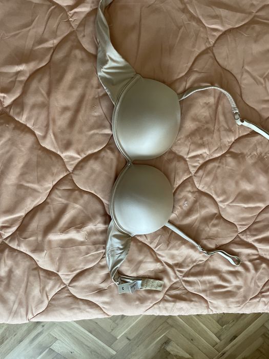 Сутиени и бюстиета