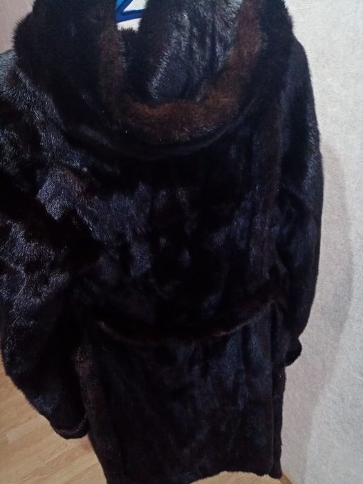 Продам норковую шубу