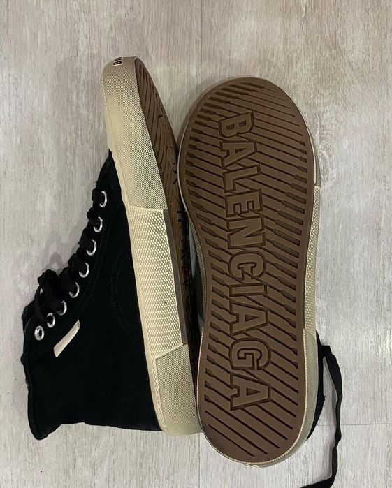 Продам balenciaga paris sneakers
