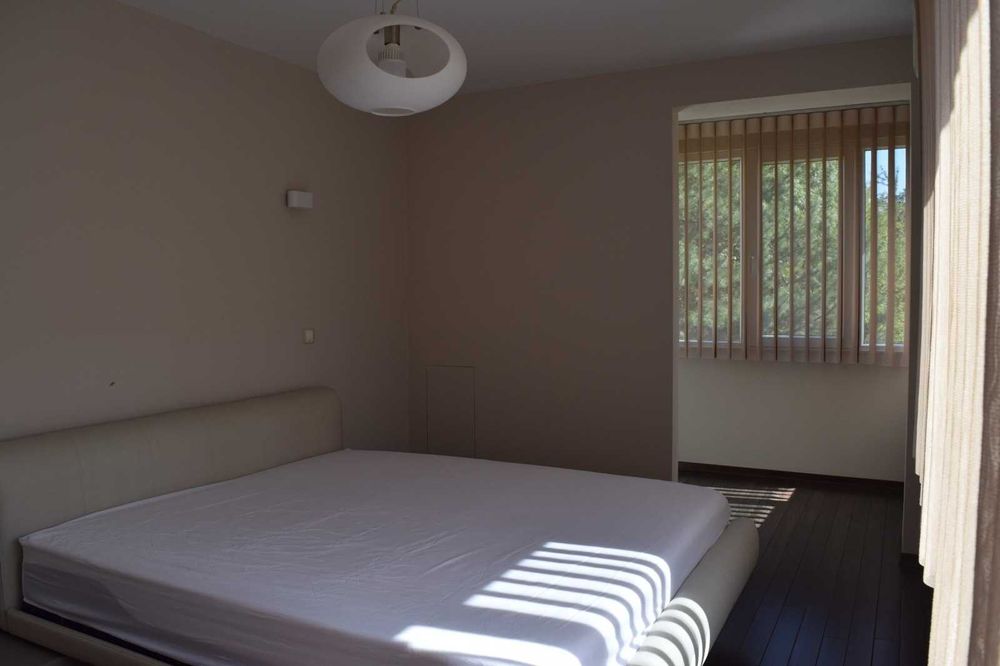 Дава се под наем Тристаен апартамент в София, Младост 2 - 110 кв.м за 900 € - Снимка #1