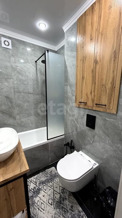 Продам 4ком.квартиру на Батыс 2