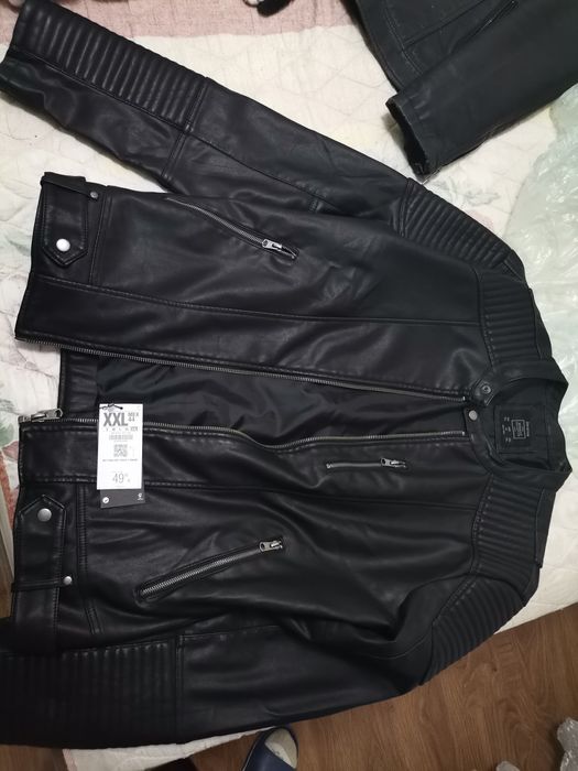 Haina piele Bershka, ca Zara, HM, Pull and Bear, Massimo Dutti