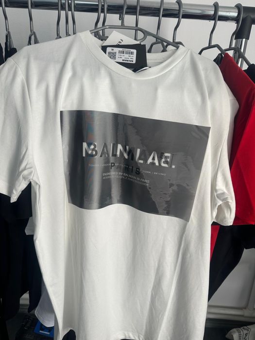 Tricouri premium firma reducere