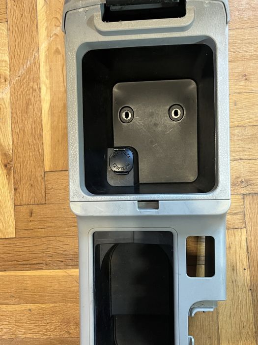 Подлакътник Subaru Legacy OUTBACK B13