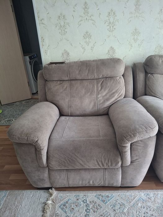 Продам диван с креслом
